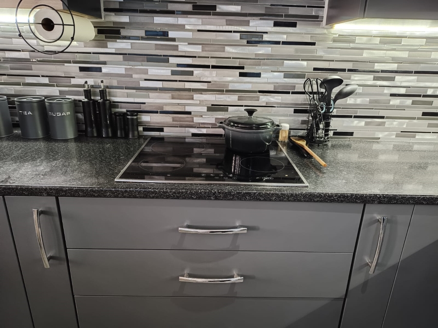 To Let 2 Bedroom Property for Rent in Heather Park Western Cape